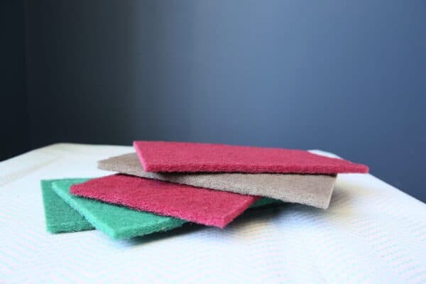 Axus Décor Blue Series Fibre Scrub Pads unpackaged image – durable pads for cleaning, sanding, and surface preparation.