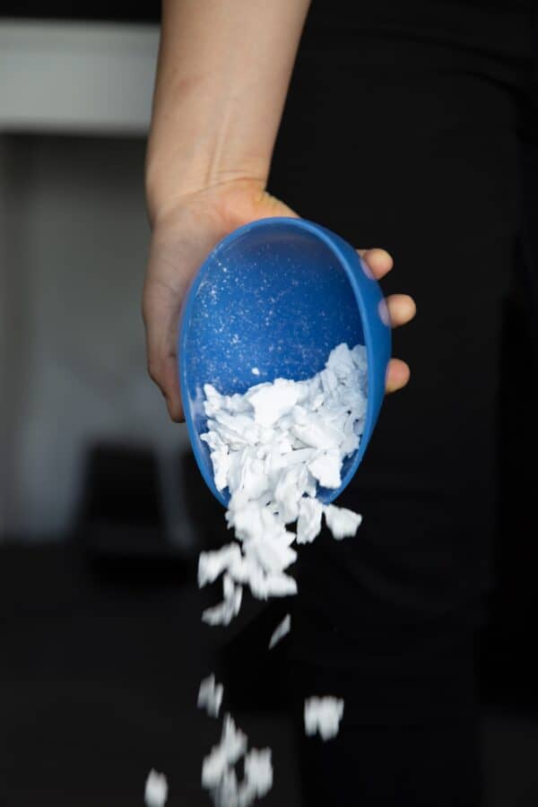 Axus Décor Blue Series Flex-E-Bowl 500ml flexible mixing bowl. Dried filler being removed from bowl.