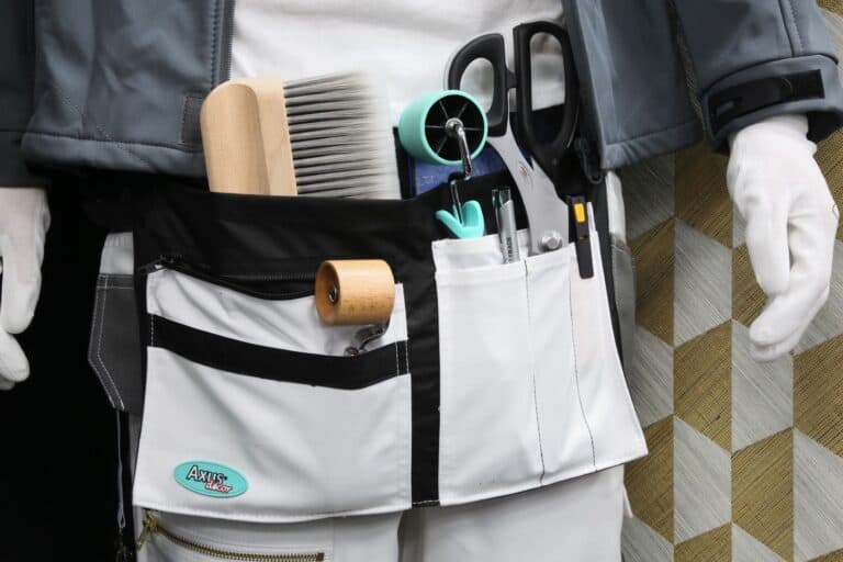 Axus Décor Blue Series Painters Pouch tool holder for decorators. Image Shows Tools in pouch and being worn.