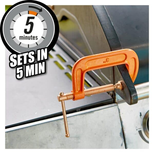 Clamping tool on a workbench with a timer indicating 5 minutes for setting time.
