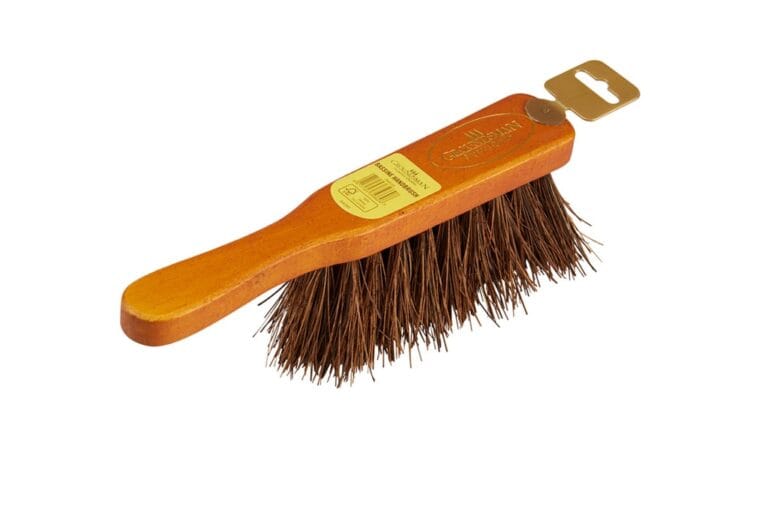 Groundsman Bassine Handbrush with wooden handle and natural bassine bristles